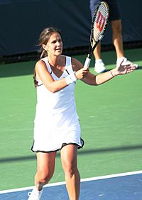 Archivo:Mary Joe Fernández at the 2010 US Open 01