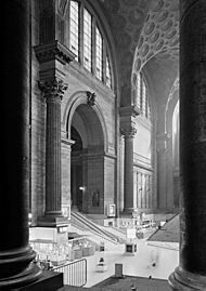 Archivo:Penn Station interior