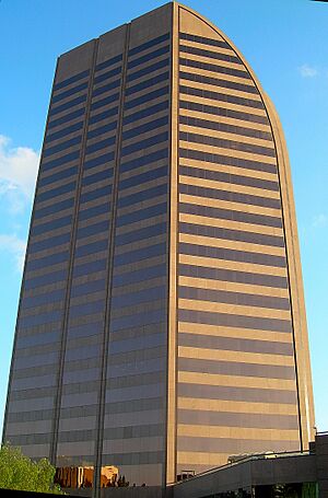 Archivo:PhxTallest5