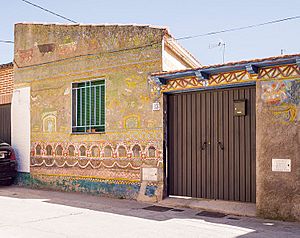 Archivo:San Roman de los Montes-casa-pintada-DavidDaguerro