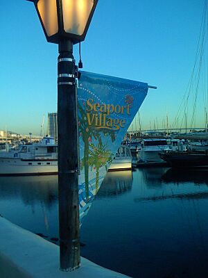 Archivo:SeaportVillageSanDiego