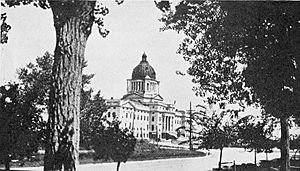 Archivo:South Dakota State Capitol (1919)