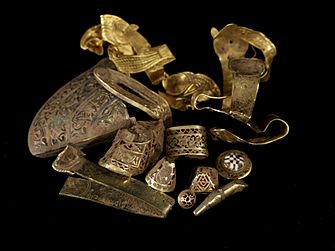 Archivo:Staffordshire hoard annotated