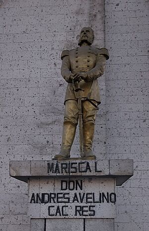 Archivo:Statua di Andres Avelino Caceres