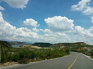 Archivo:Tzibanza carretera