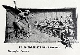 1900-11-10, Blanco y Negro, Bajorrelieve del pedestal