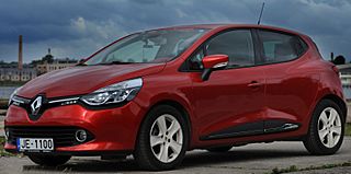 2013 Renault Clio (X98) TCe 90 hatchback (2013-06-17) 01.jpg