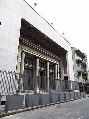 Archivo:2016 Montevideo Comunidad Israelita Sefardí, calle Buenos Aires 232 - 236