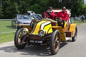 Archivo:A 1911 Renault CC