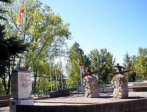 Archivo:Alar del Rey - Monumento al descenso del Pisuerga 1
