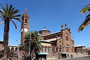 Archivo:Asmara, cattedrale cattolica, 01