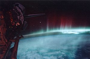 Archivo:Aurora-SpaceShuttle-EO