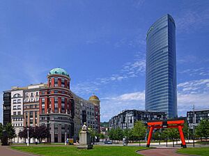 Archivo:Bilbao - Plaza Euskadi 4 retouched
