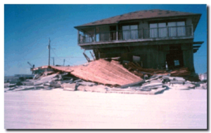 Archivo:Buildings damaged by Hurricane Opal