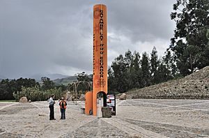 Archivo:Cayambe Equator monument 01