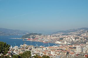 Archivo:Centro e porto de Vigo