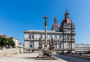 Archivo:Crucero de la iglesia de San Jorge, La Coruña, España, 2015-09-24, DD 24