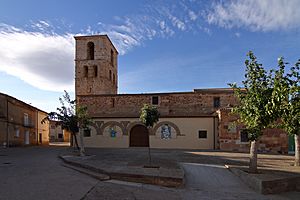 Archivo:Cubillos, Iglesia de la Asunción, fachada sureste, 01
