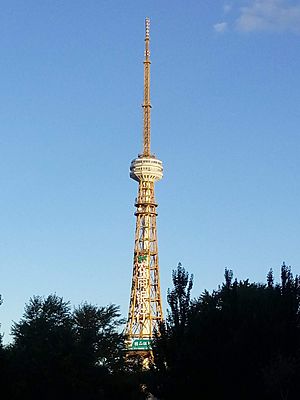 Archivo:Daqing Radio and Television Tower 02