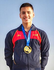 Dennis-Gonzalez-Boneu-01.jpg
