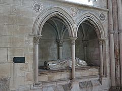 Enfeu gisant transept sud