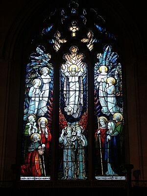 Archivo:Holy Trinity church, Llandrindod Wells - Window - geograph.org.uk - 1750043