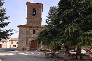 Archivo:Iglesia Nuestra Señora de la Asunción, Adrada de Pirón, fachada principal