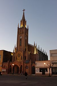 Archivo:Iglesia Santa Isabel