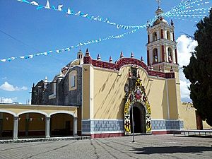 Archivo:Iglesia de Santiago 2