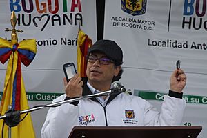 Archivo:Intervención a la ciudad de Bogotá (7509901964)