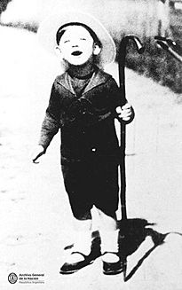 Archivo:Julio Cortázar a los dos años de edad