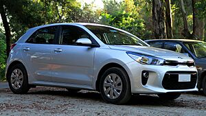 Archivo:Kia Rio5 1.4 EX 2018 (39884852922)