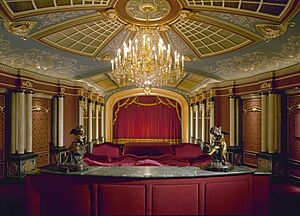 Archivo:Kiev Theater, Kiev Ukraine