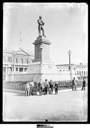 Archivo:Monumento homenaje a Joaquín Suárez - 0502FMHB