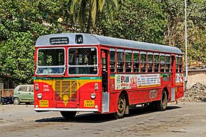Archivo:Mumbai 03-2016 48 bus in Mahim