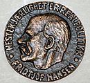 Archivo:Nansen medal(Small)