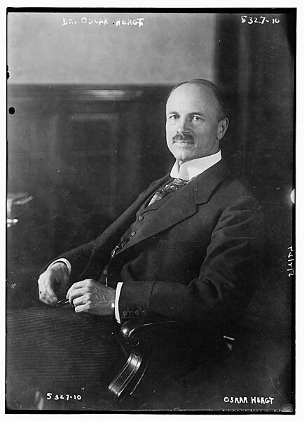 Oskar Hergt circa 1920