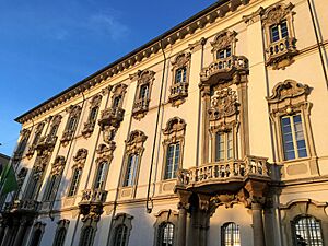 Archivo:Palazzo mezzabarba3