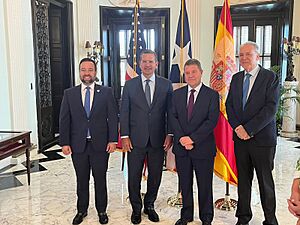 Archivo:Pedro Pierluisi y el presidente de Castilla-La Mancha