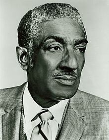 Ralph Metcalfe.jpg