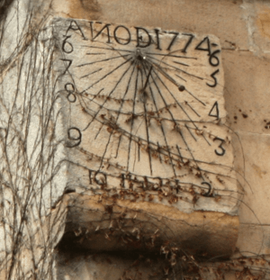 Archivo:Reloj de sol Palacio Marques del castañar 1774