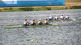 Archivo:Rowing at the 2012 Summer Olympics 9240 Mens lightweight coxless four - Heat 2 - GBR CZE