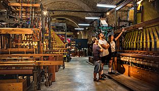 Archivo:Sala "La Fàbrica" MAT