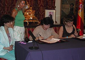 Archivo:Soledad Murillo - Noeleen Heyzer - Leire Pajín