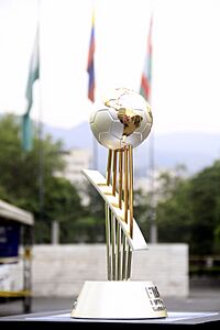 Trofeo del mundial de Futsal, visitó comando de la Policía en Cali (28282635893).jpg