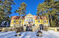 Urpolan kartano ja viikinkisauna (51085508132).jpg