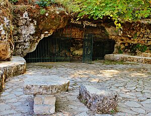 Archivo:Vjetrenica Cave