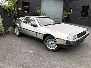 Archivo:2018-09-23 13 03 11 A De Lorean along Bergen County Route 503 (Moonachie Road) in Hackensack, Bergen County, New Jersey