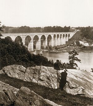Archivo:45 William England - High Bridge, Harlem River, New York
