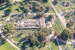Archivo:Aerial view of the Temple of Zeus in Olympia, Greece (51224136170)